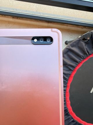 Samsung Tab S7+ con funda