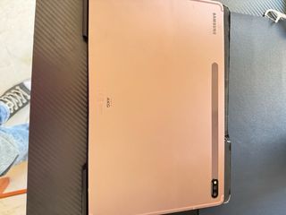 Samsung Tab S7+ con funda