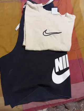 Conjunto Nike: Camiseta Beige y Bermudas Negras Ta