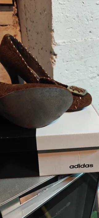 Zapatos de tacón con estampado de leopardo