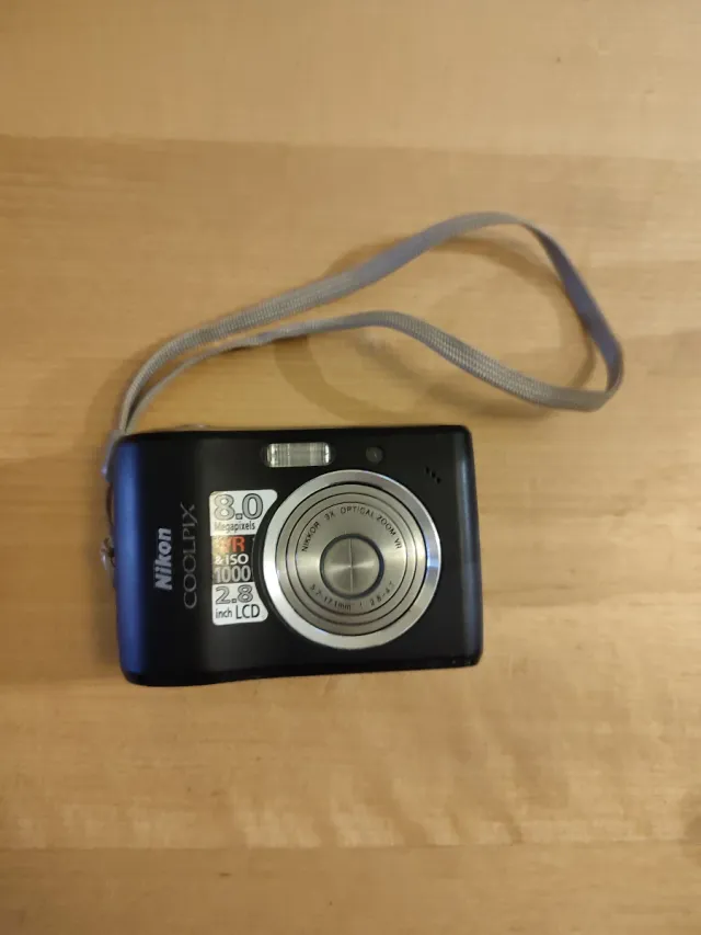 Cámara Digital Nikon Coolpix L15 Negra