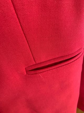 Chaqueta roja doble botonadura