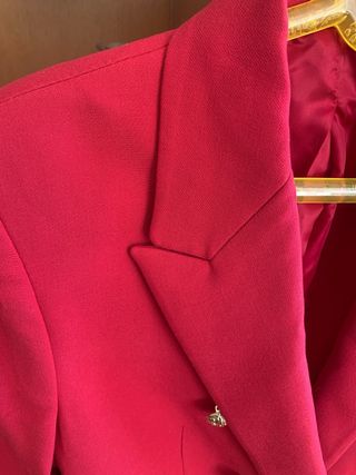 Chaqueta roja doble botonadura
