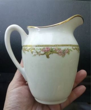 4 Lattiere in Porcellana