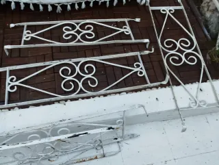 Reja celosía antigua de hierro forjado.