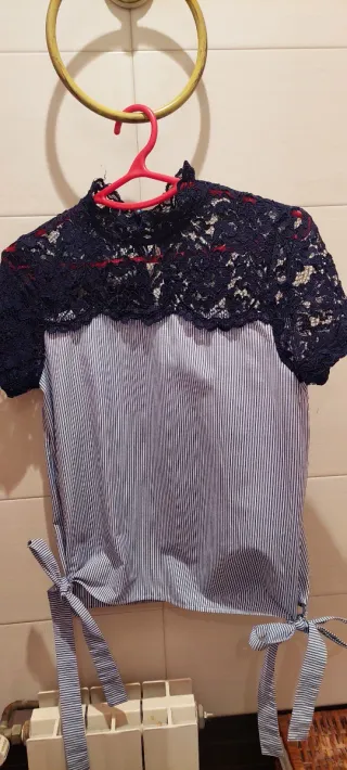 Blusa Zara XS encaje azul