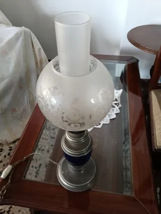 Lámpara de mesa antigua Quinqué