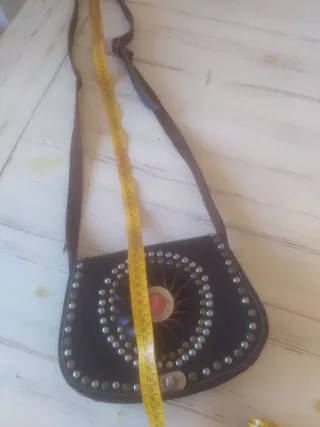 Bolso Cuero Artesanal Tachuelas y Piedra