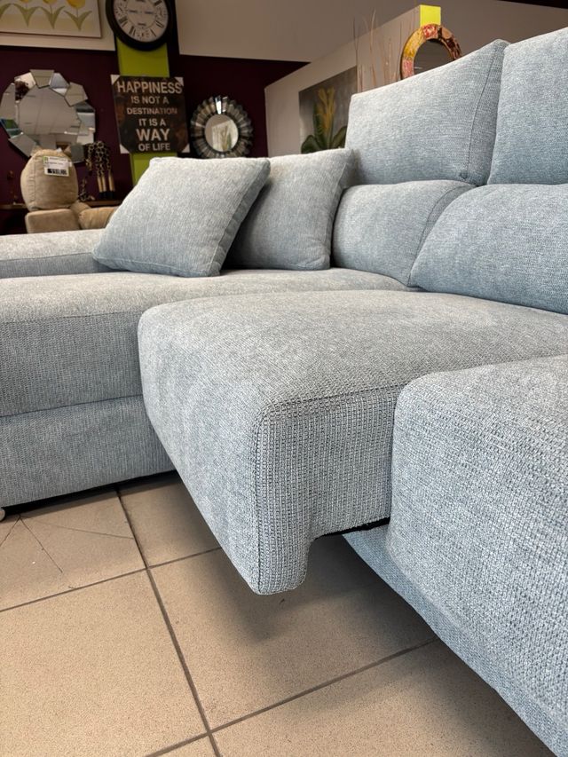 Chaiselongue de tela azul celeste / blanco