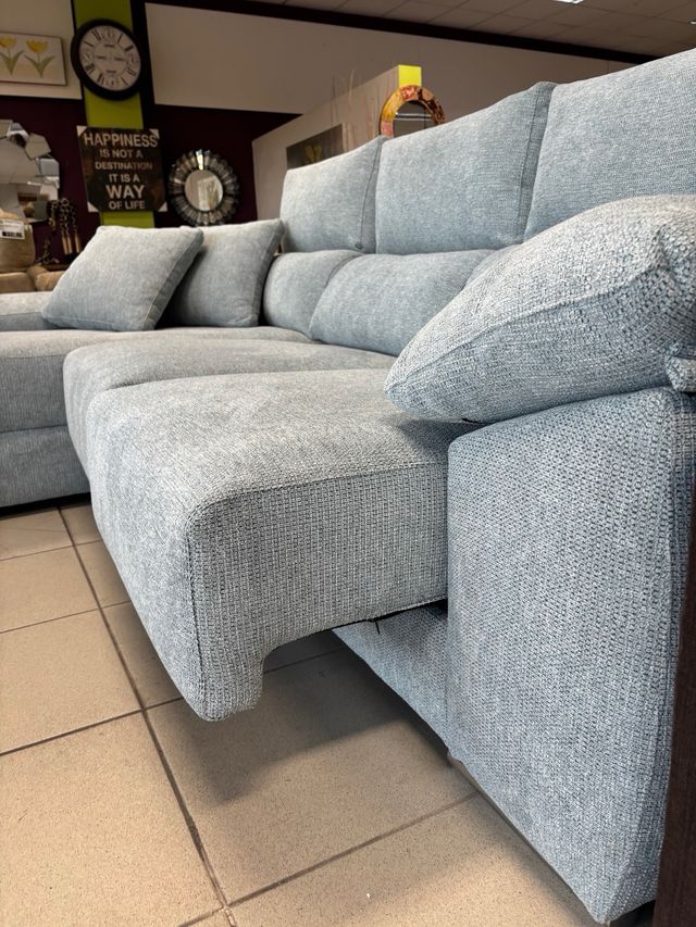 Chaiselongue de tela azul celeste / blanco