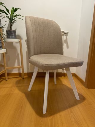 Conjunto de 3 Cadeiras Bege e Brancas