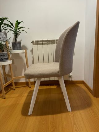 Conjunto de 3 Cadeiras Bege e Brancas