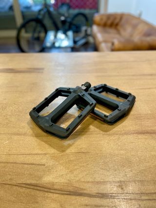 Pedales de plataforma negros