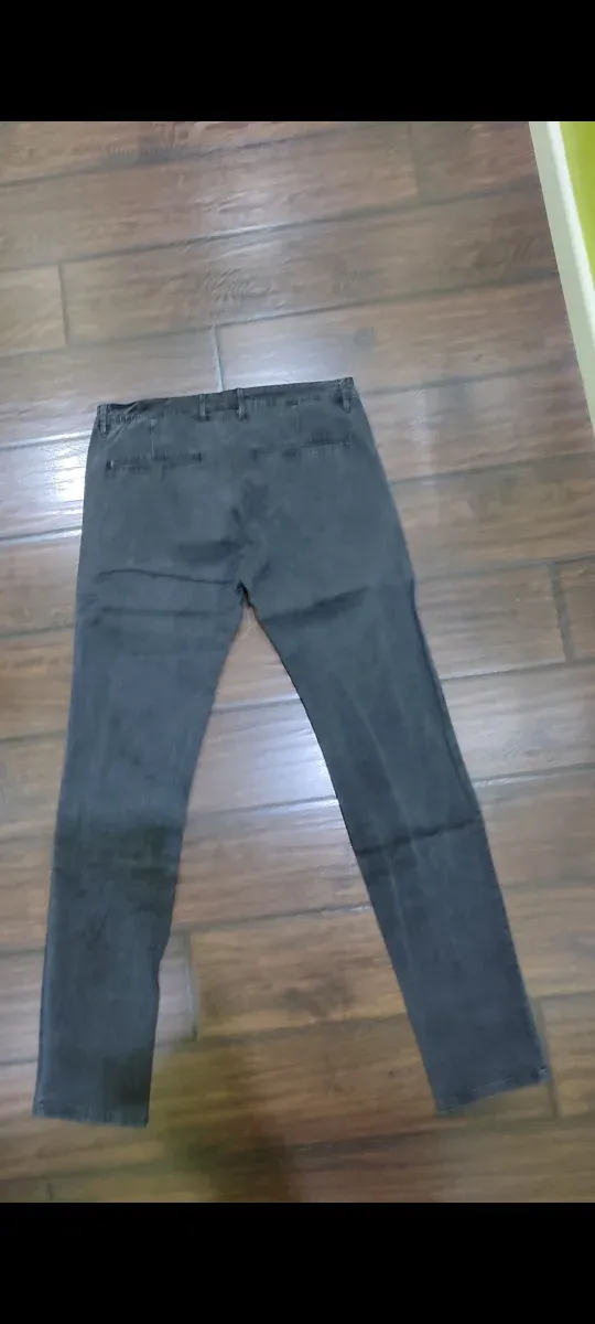 Pantalón estilo chino