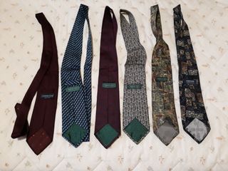 Cravatte in diversi colori, 13 pezzi