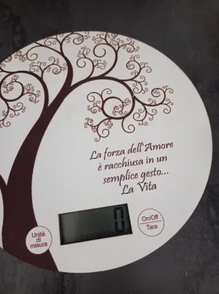Bilancia digitale con decoro albero