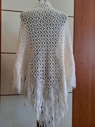 Scialle grande uncinetto bianco