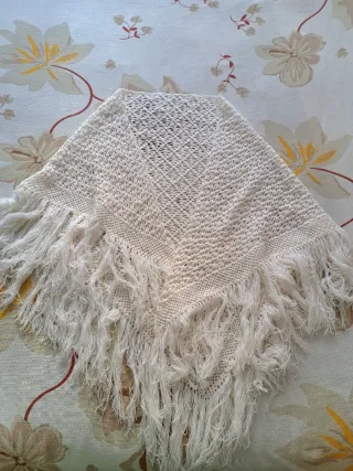 Scialle grande uncinetto bianco