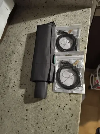 Ombrello nero + 2 cavi USB