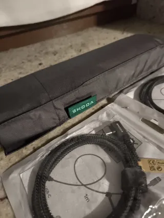 Ombrello nero + 2 cavi USB