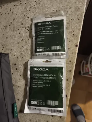 Ombrello nero + 2 cavi USB