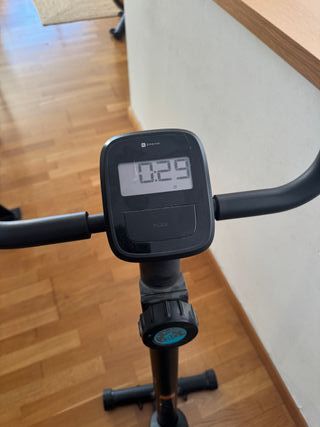 Bicicleta Estática Decathlon Essential 03