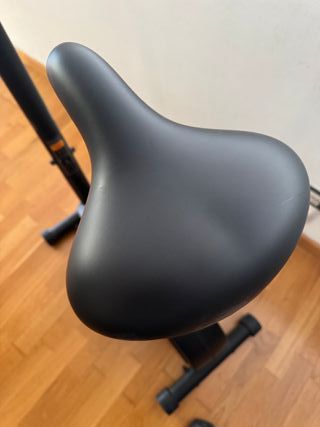 Bicicleta Estática Decathlon Essential 03