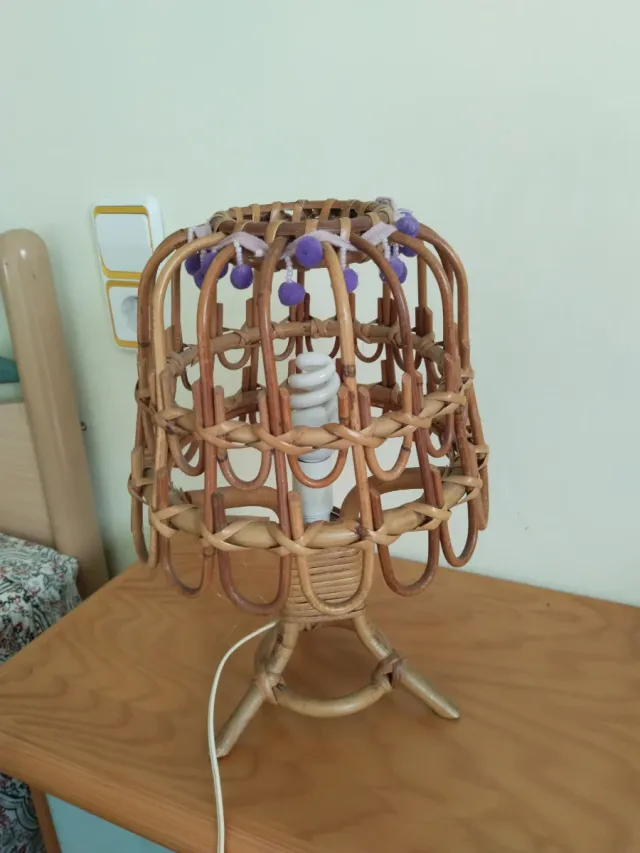 Lampada da tavolo vintage in rattan