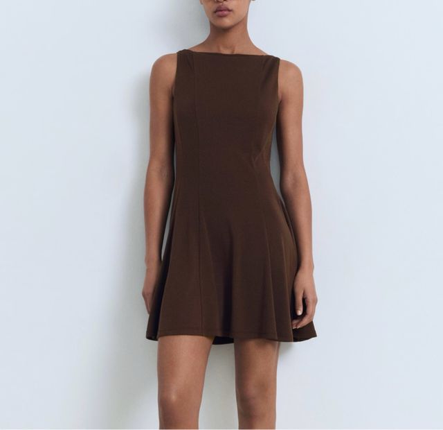 Vestito marrone senza maniche nuovo