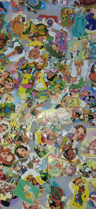 Un monton de Cromos antiguos años 70