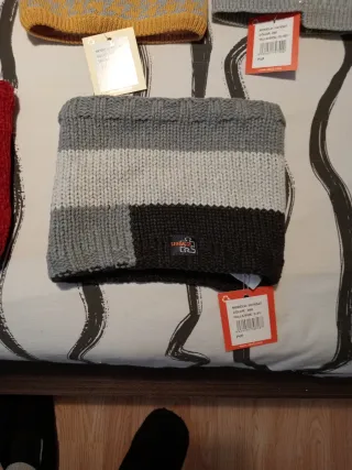 Gorro y tubular tejido