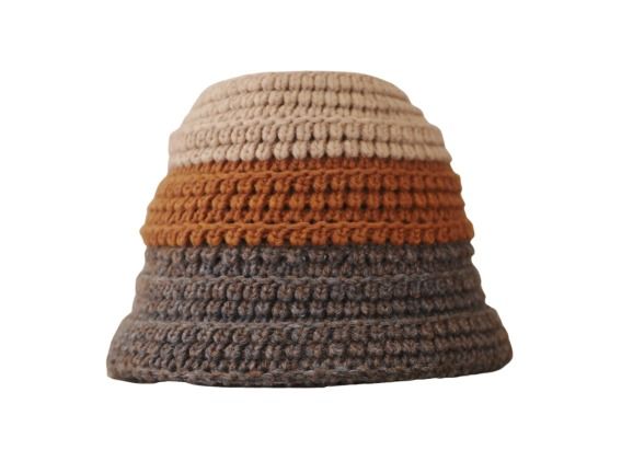 Cappello lavorato a mano a righe