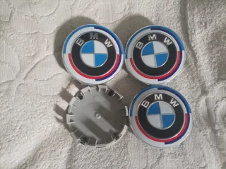 Tapabujes BMW 50 Aniversario 68mm centro rueda log