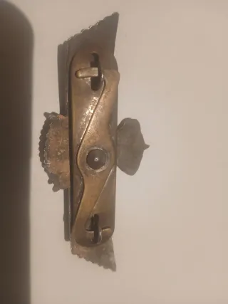 Insignia militar antigua corona alas