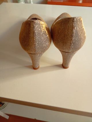 Zapatos de fiesta Mascaró plateadosa 41