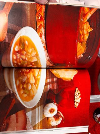 El libro de Oro de la cocina española