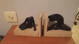 Supporti libri originali con figure umane