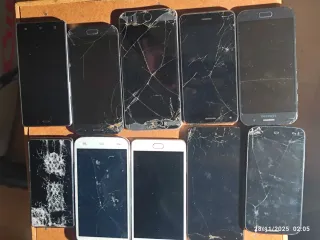 Lote di telefoni cellulari per pezzi