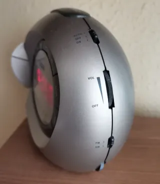 Radio despertador vintage Watson con proyector