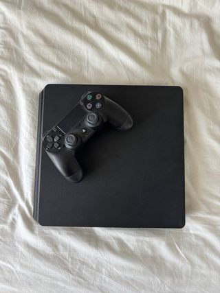 PS4 (PlayStation 4) Negra 500GB + 8 juegos