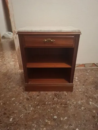 Comodino in legno e marmo