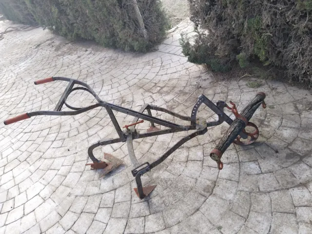 Arado antiguo de burro