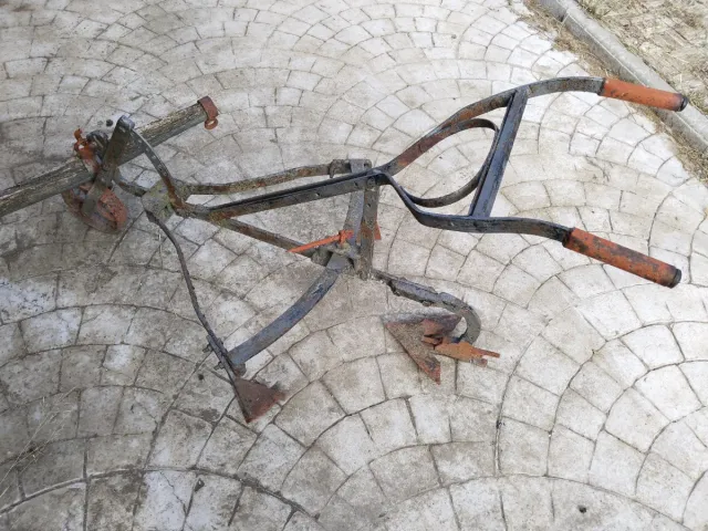 Arado antiguo de burro