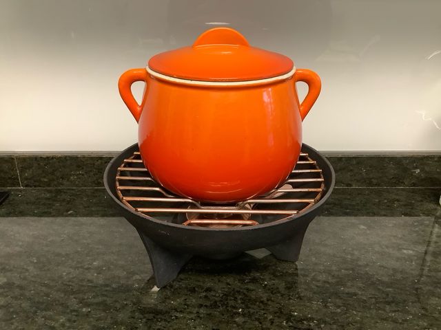 Olla Le Creuset Naranja con Hornillo