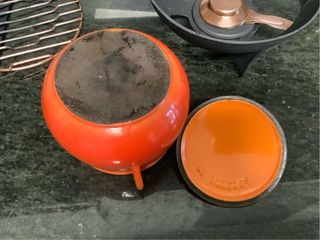 Olla Le Creuset Naranja con Hornillo