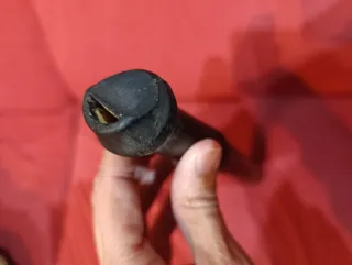 Flauta de madera artesanal decorada