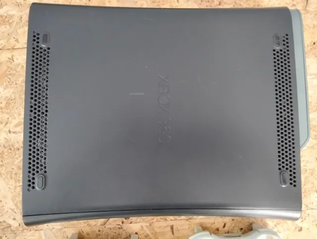 Xbox 360 con 2 mandos