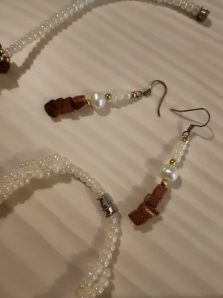 Conjunto Goldstone: Collar, Pulsera y Pendientes