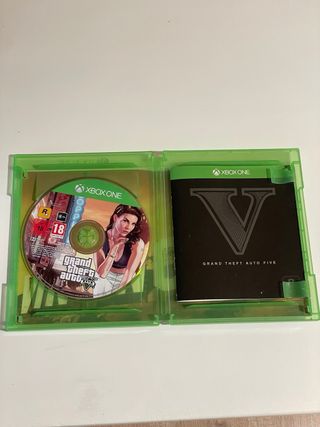 Xbox One + Mando Halo 5 + GTA V