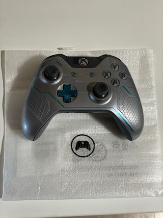 Xbox One + Mando Halo 5 + GTA V